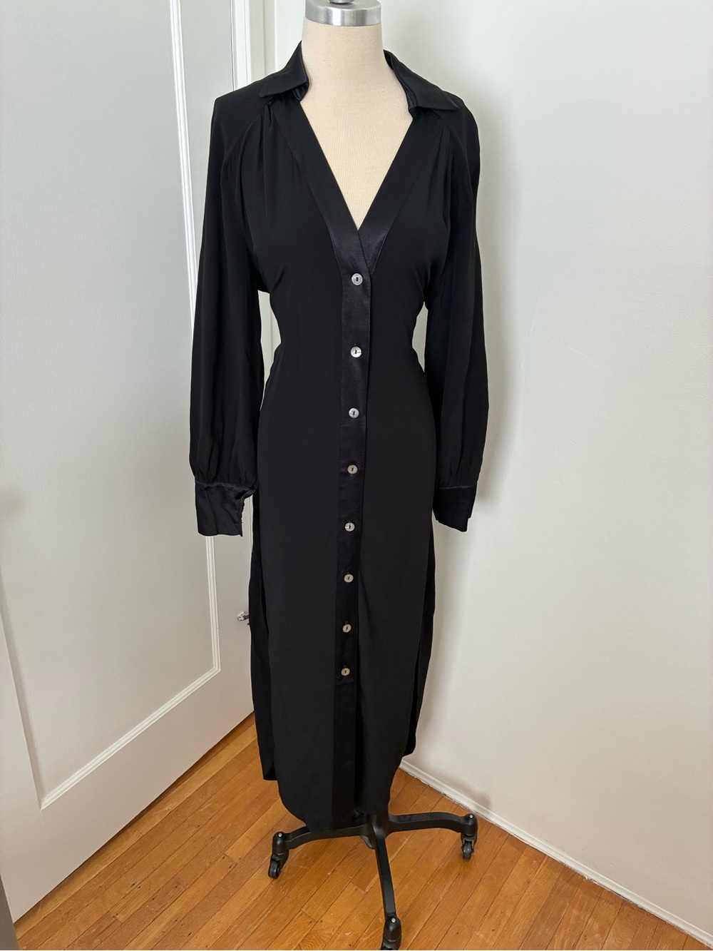 Banana Republic Black Long-Sleeve Button-Front Midi Dress